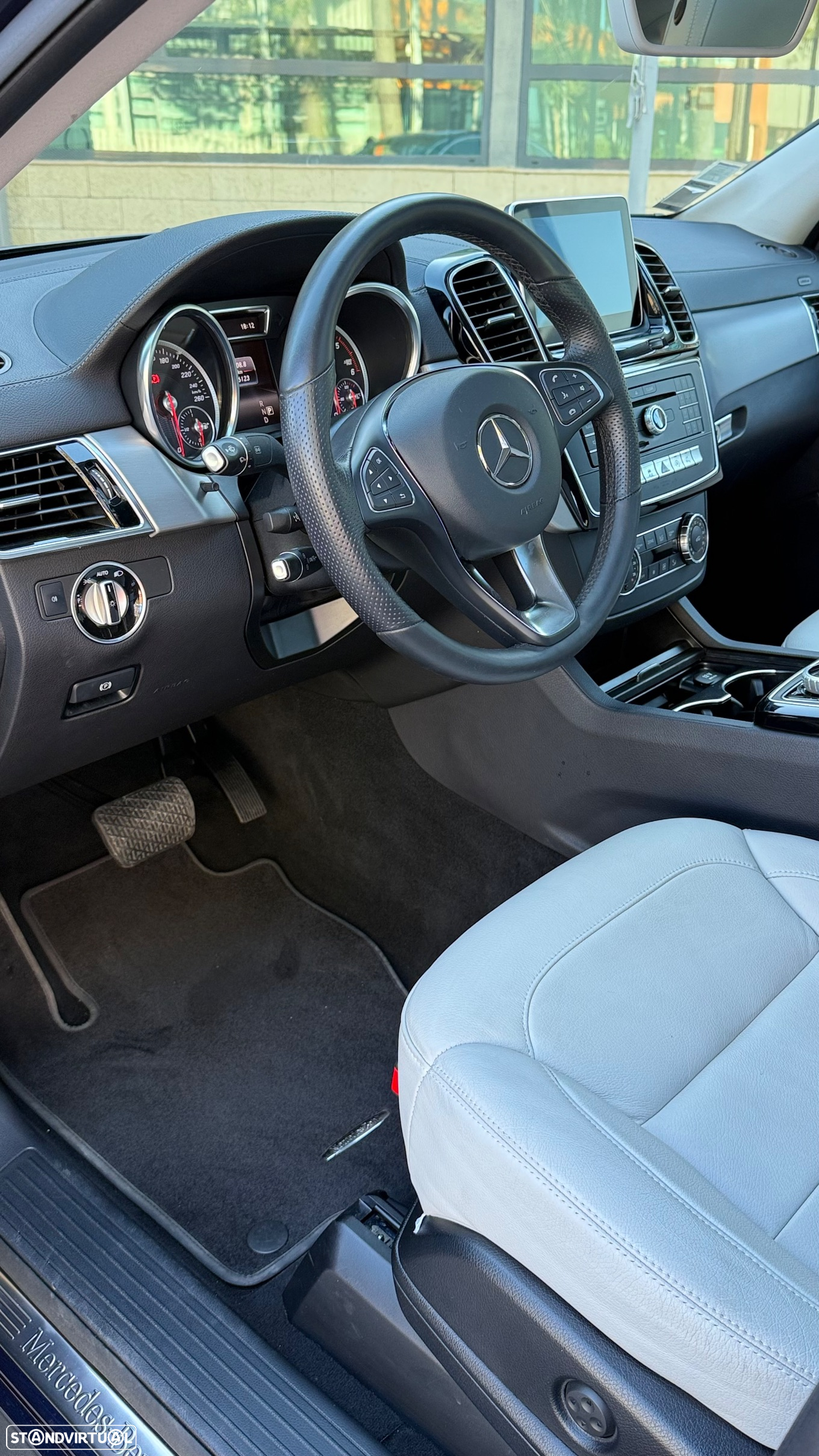 Mercedes-Benz GLE 350 d 4-Matic - 32