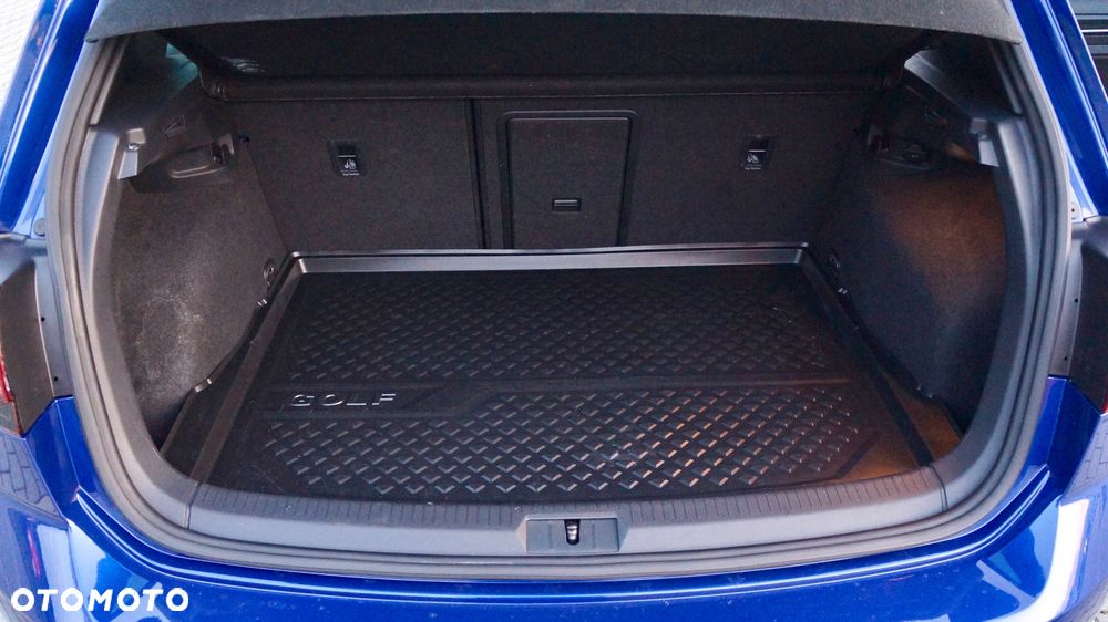 Volkswagen Golf - 9