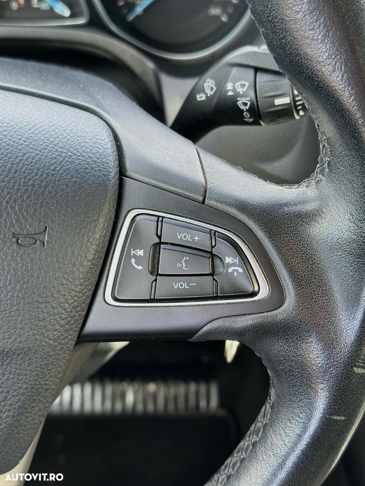 Ford Focus 1.0 EcoBoost Trend - 16