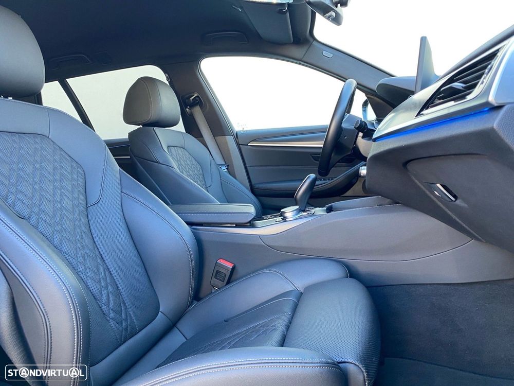 BMW 530 e Pack Desportivo M - 19