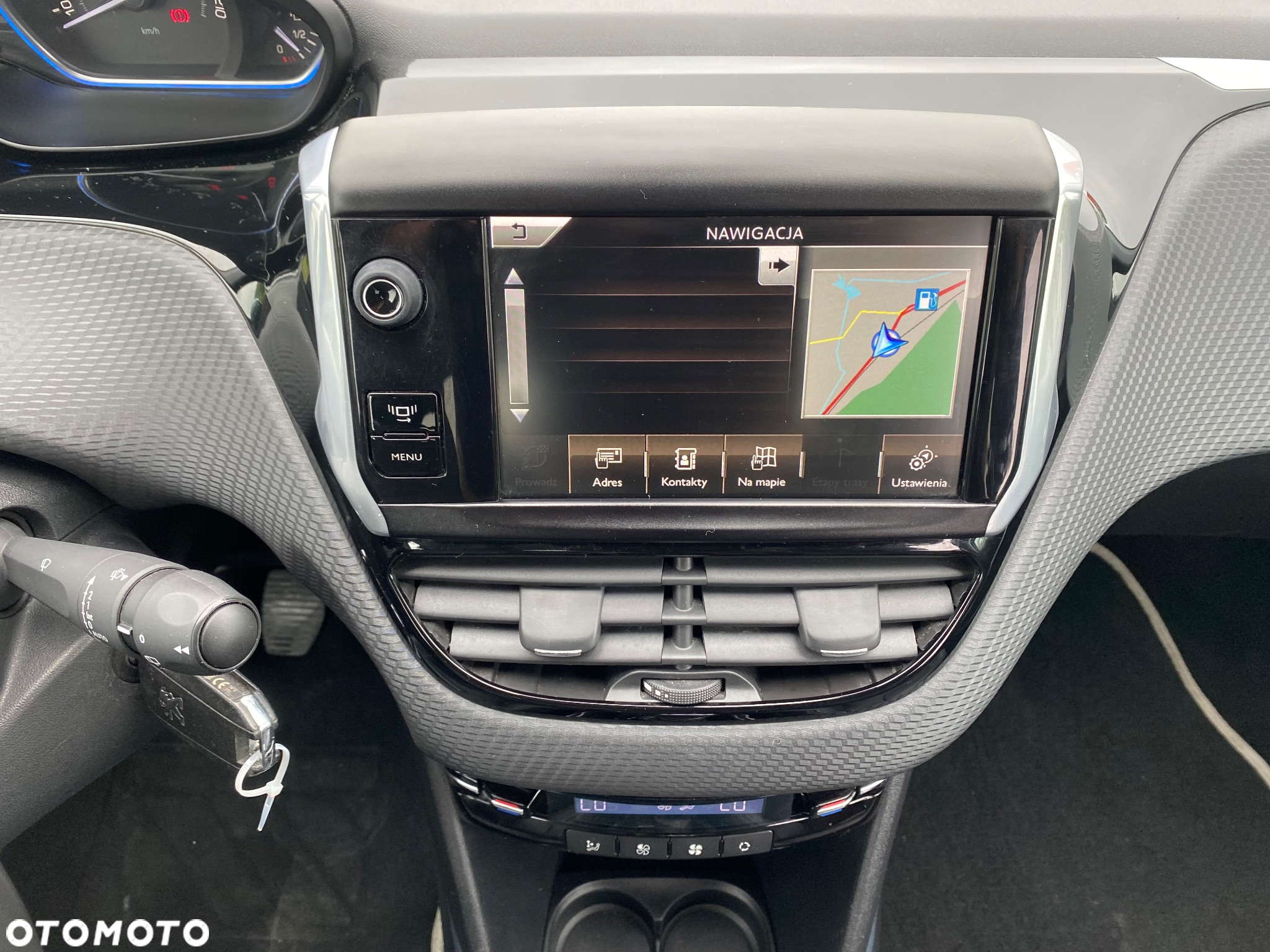 Peugeot 2008 1.6 e-HDi Allure S&S - 36