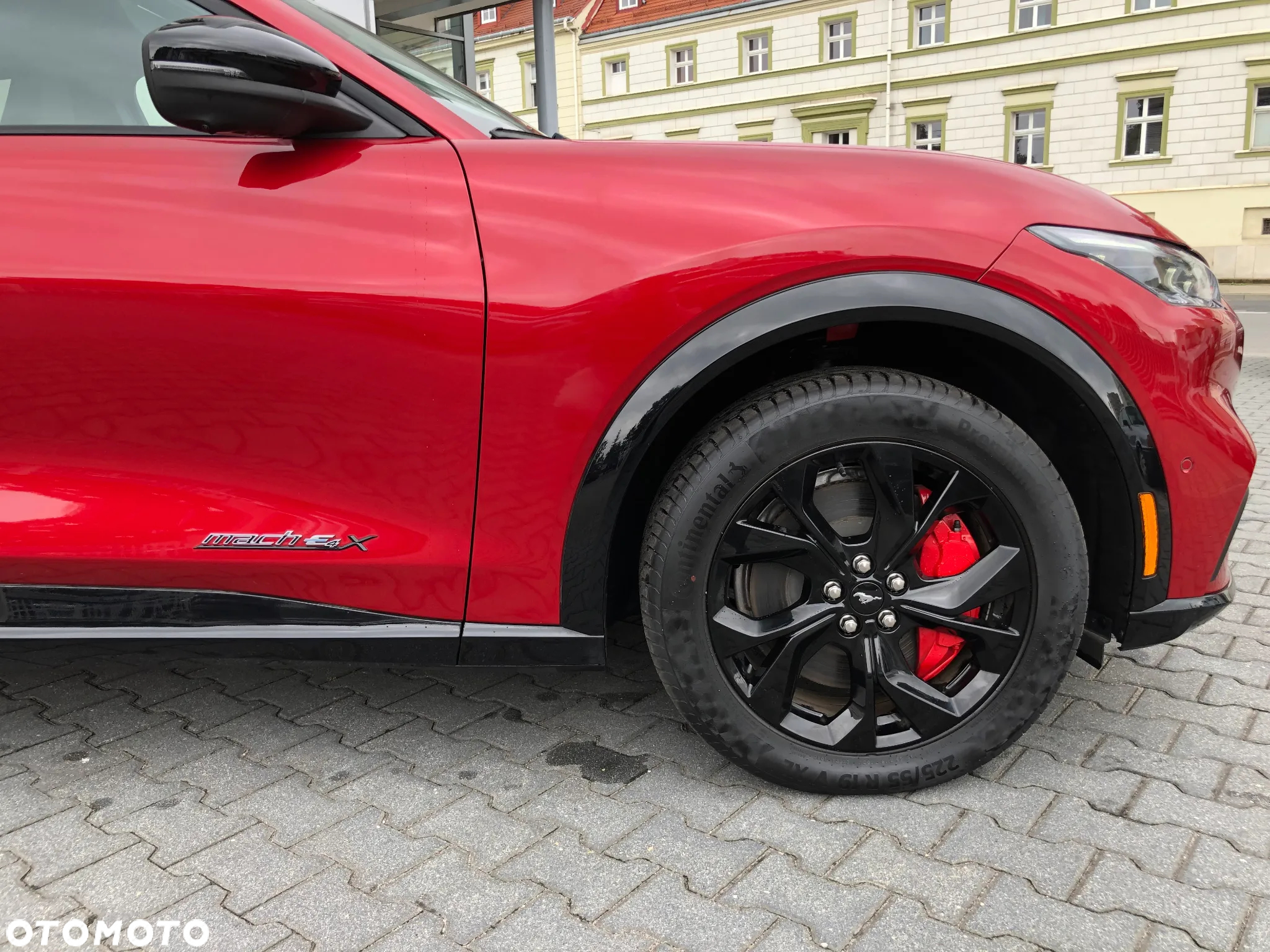 Ford Mustang Mach-E 98kWh AWD Premium - 4