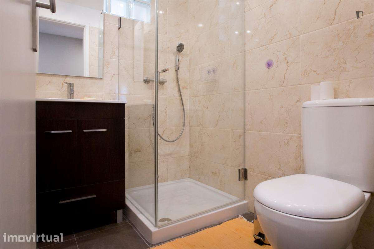 Quarto - localizado em Pontinha Lisbon - Grande imagem: 2/10