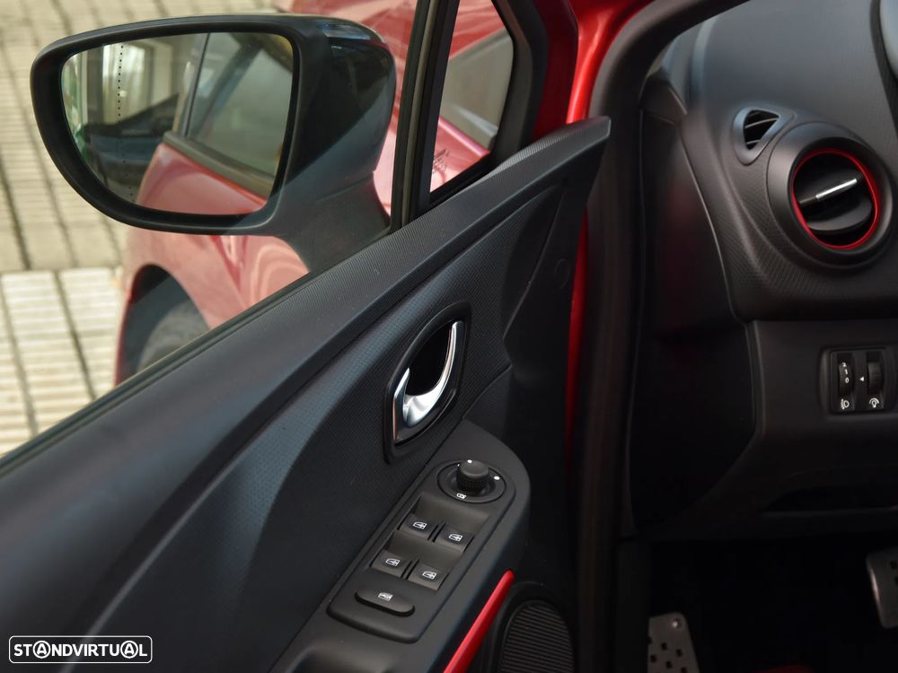 Renault Clio TCe 220 EDC R.S. Trophy - 18