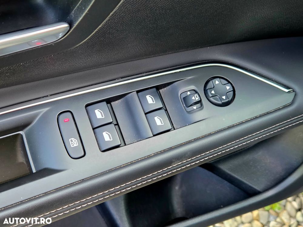 Peugeot 3008 PureTech 130 Stop & Start GPF Allure - 22