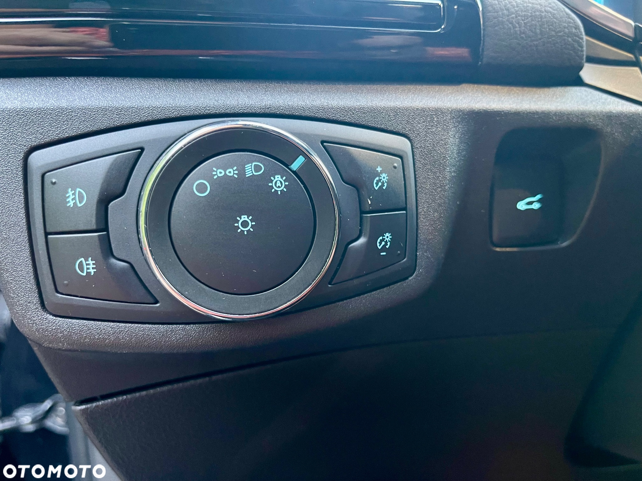 Ford Mondeo 2.0 Hybrid ST-Line Plus - 26