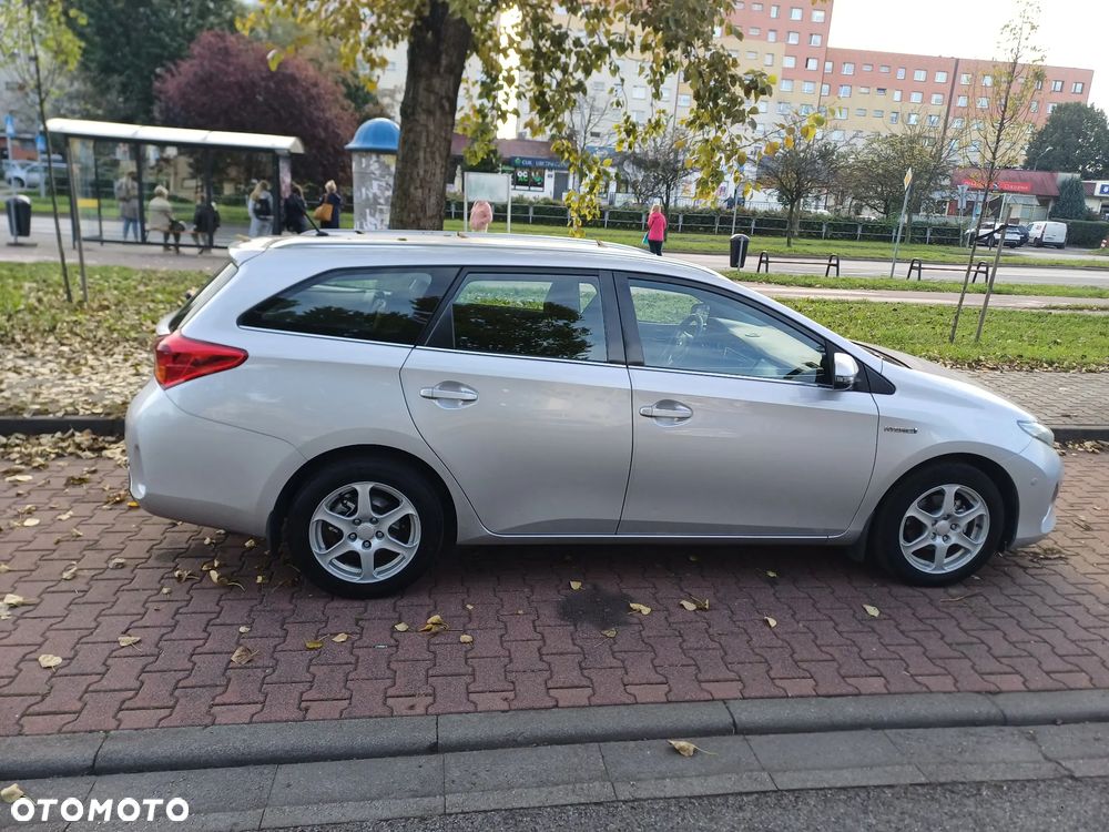Toyota Auris 1.8 HSD Luna - 1