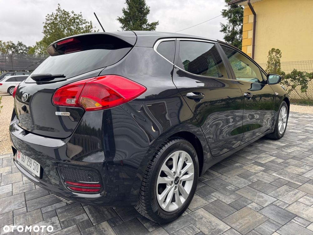 Kia Ceed 1.6 GDI Dream-Team Edition - 16