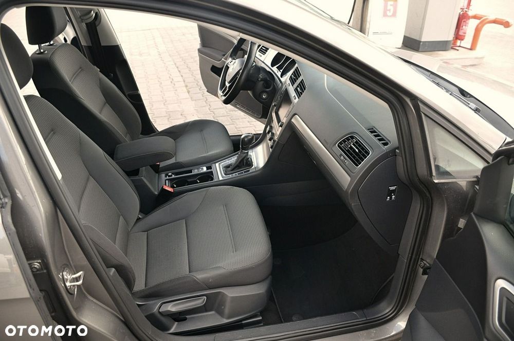 Volkswagen Golf - 19