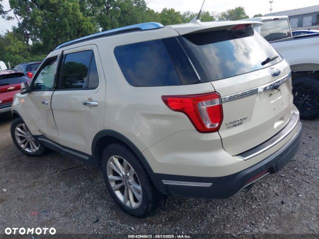 Ford Explorer - 24