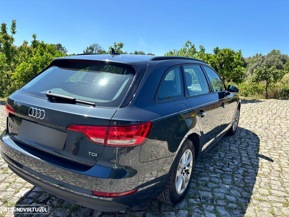 Audi A4 Avant 2.0 TDI Business Line - 24