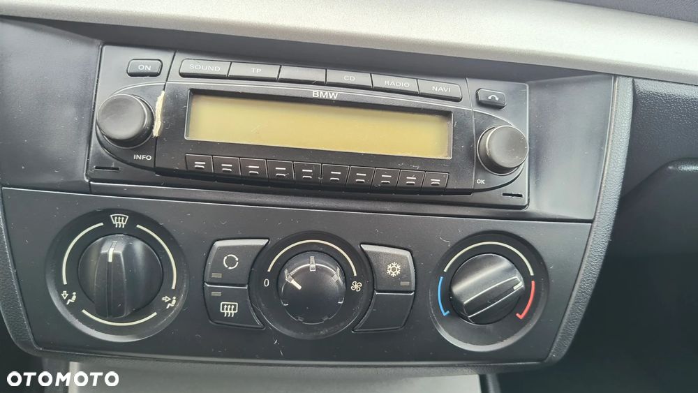 BMW Seria 1 116i - 8