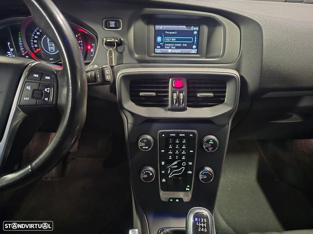 Volvo V40 2.0 D2 Kinetic - 27