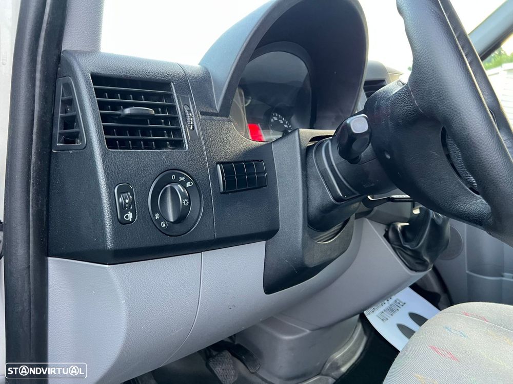 VW Crafter 35 2.5 TDi 164 Média - 21