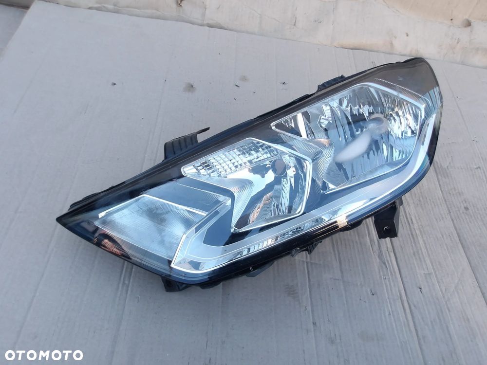 LAMPA LEWY PRZOD AUDI A1 II 82A941003 - 2