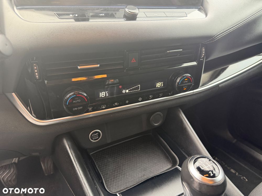 Nissan Qashqai 1.3 DIG-T mHEV N-Connecta - 25