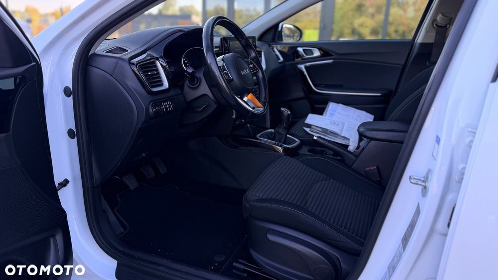 Kia Ceed - 13