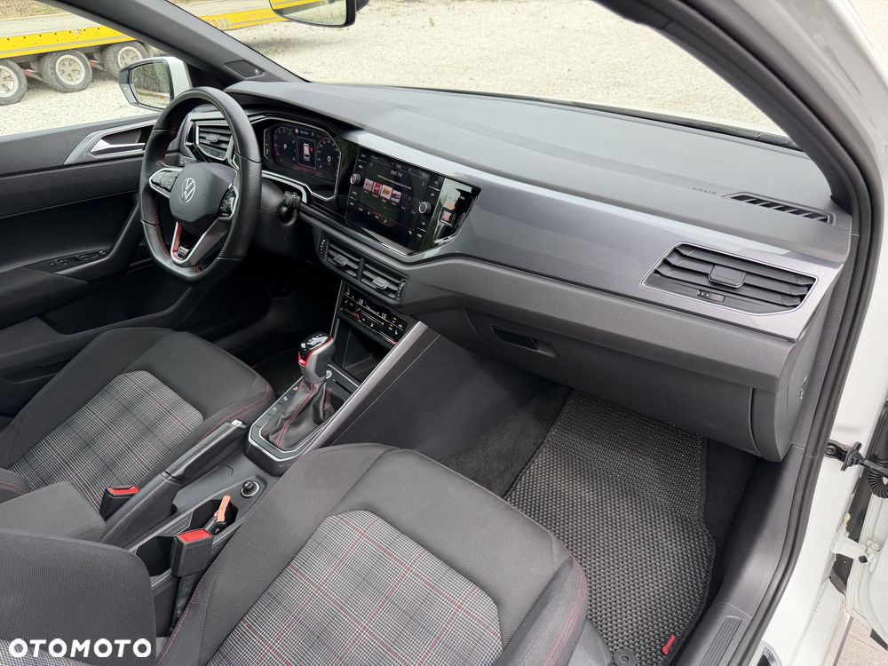 Volkswagen Polo - 23