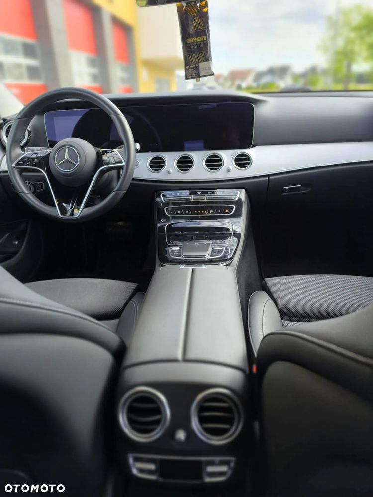 Mercedes-Benz Klasa E ver-300-de-4matic-t-9g--tronic-avantgarde - 20