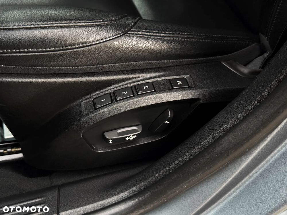 Volvo V40 D3 Summum - 8