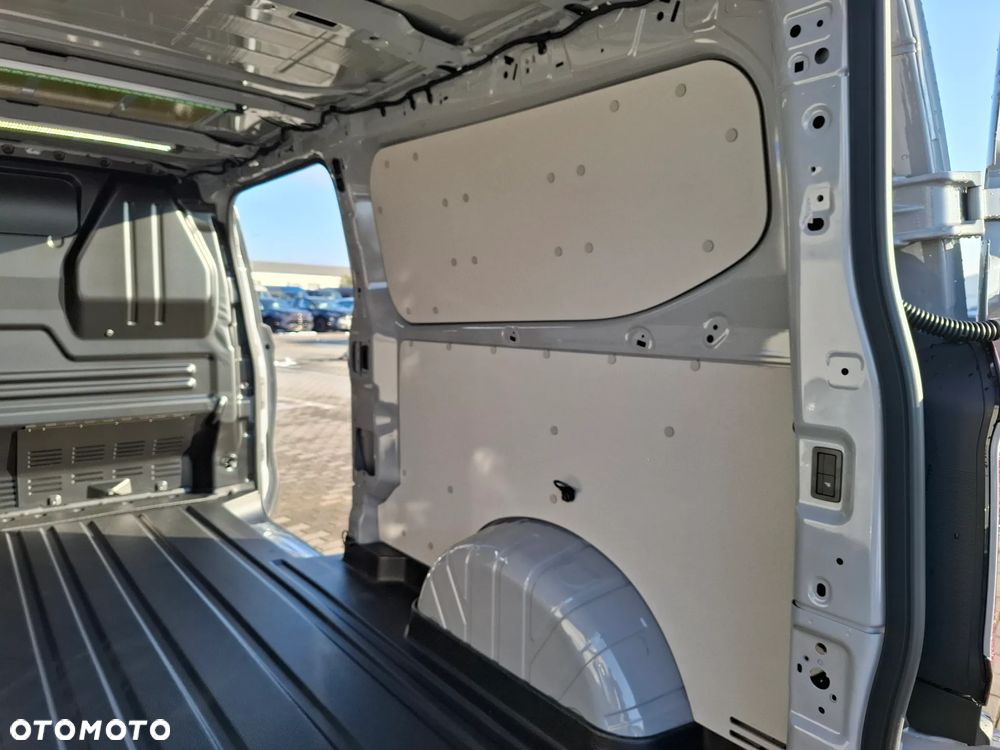 Volkswagen Transporter - 8