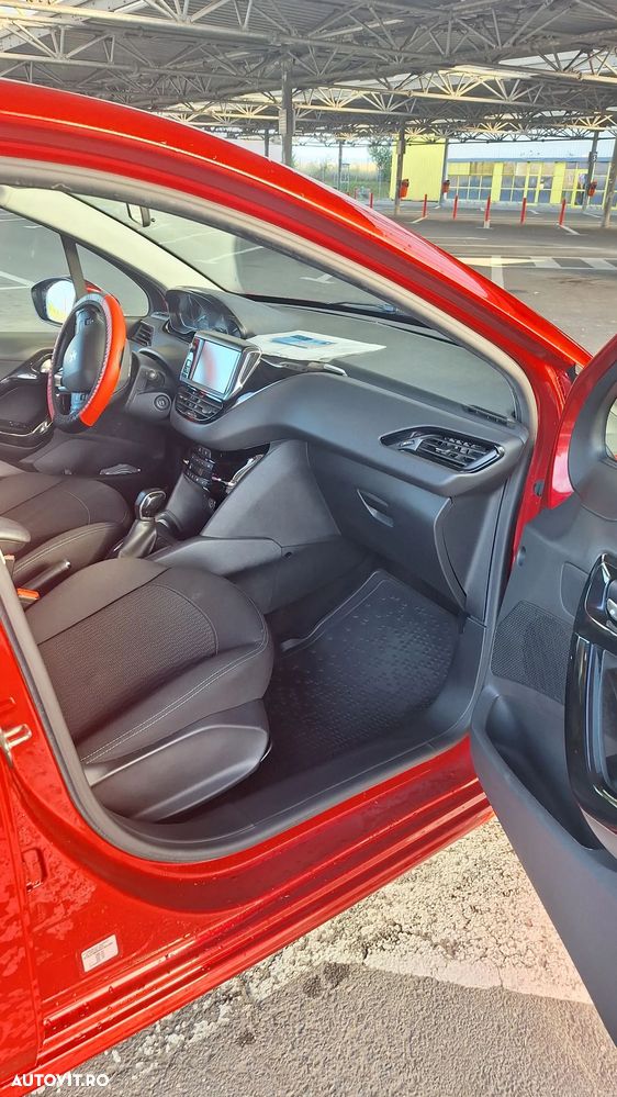 Peugeot 208 1.2 L PureTech Active - 9
