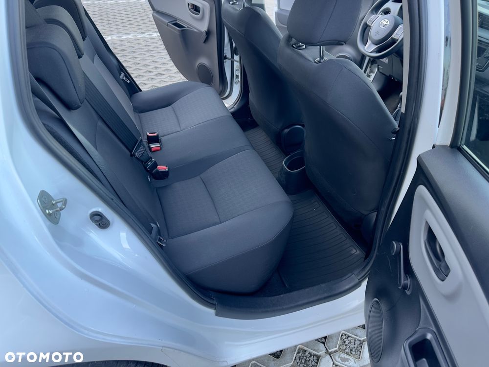Toyota Yaris 1.0 Life EU6 - 13
