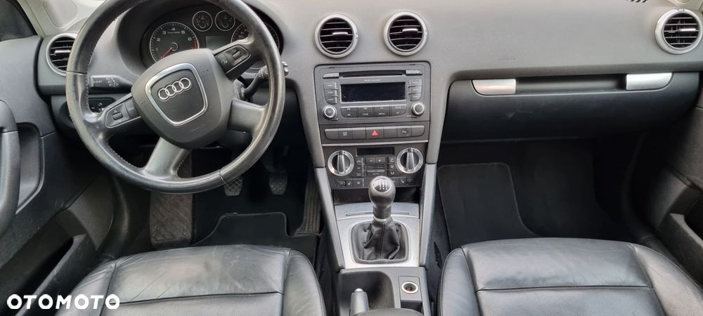 Audi A3 Sportback 1.8 TFSI Quattro Ambiente - 10