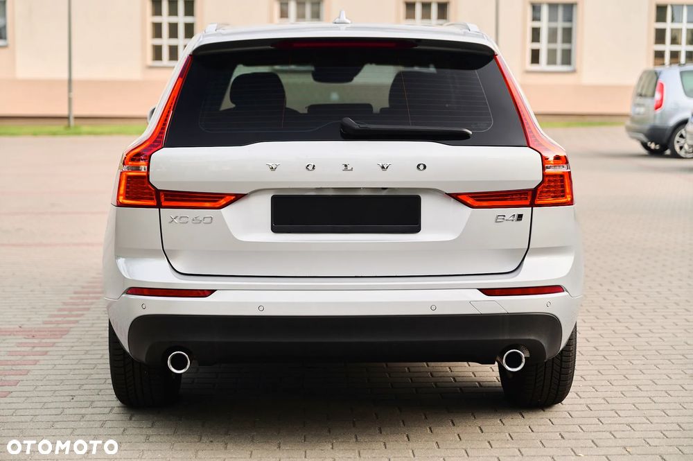 Volvo XC 60 B4 D AWD Momentum Pro - 9
