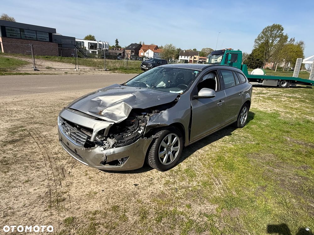 Volvo V60 D3 Geartronic Kinetic - 1