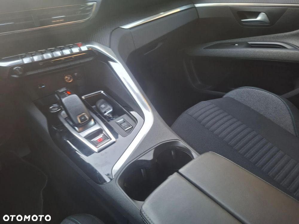 Peugeot 5008 - 19