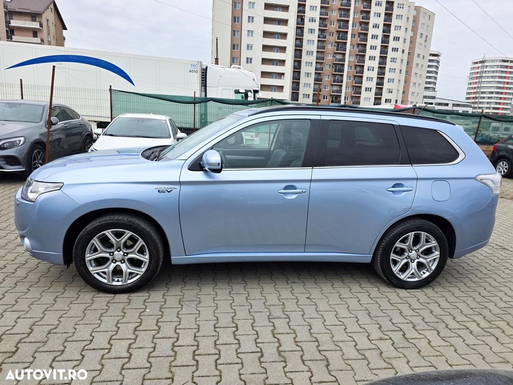 Mitsubishi Outlander 2.0 4WD Plus - 20
