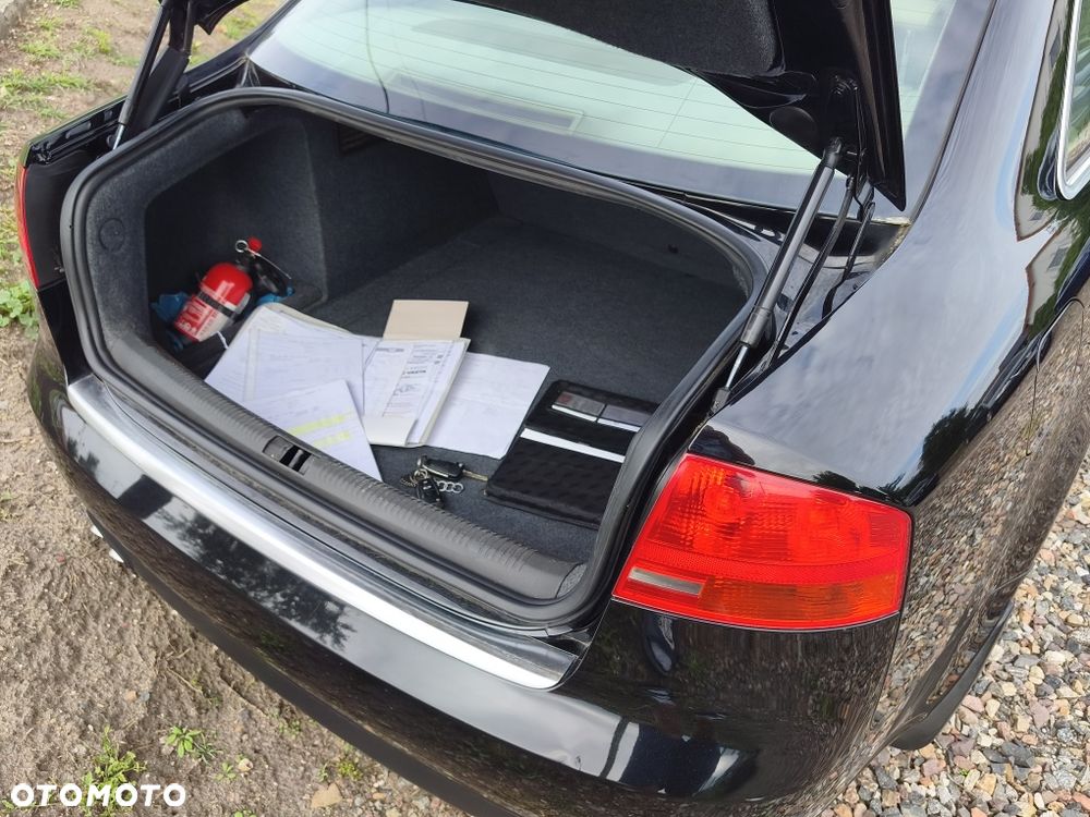 Audi A4 Limousine - 8