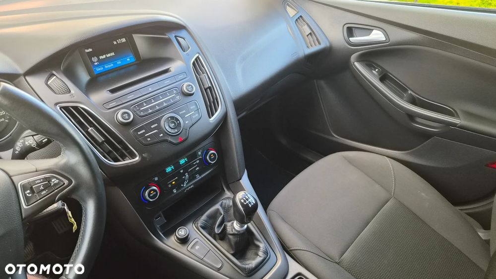 Ford Focus 1.0 EcoBoost STart-Stopp-System TITANIUM - 11