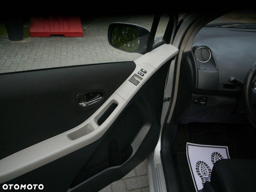 Toyota Yaris 1.33 Sol MM - 38