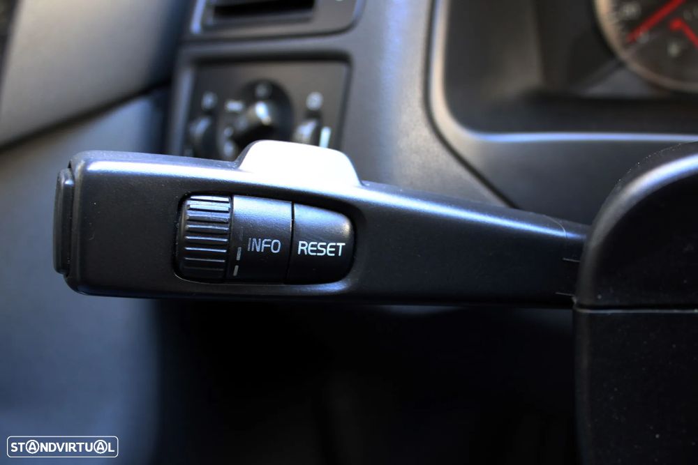 Volvo V50 2.0 D Nível 1 17 - 34