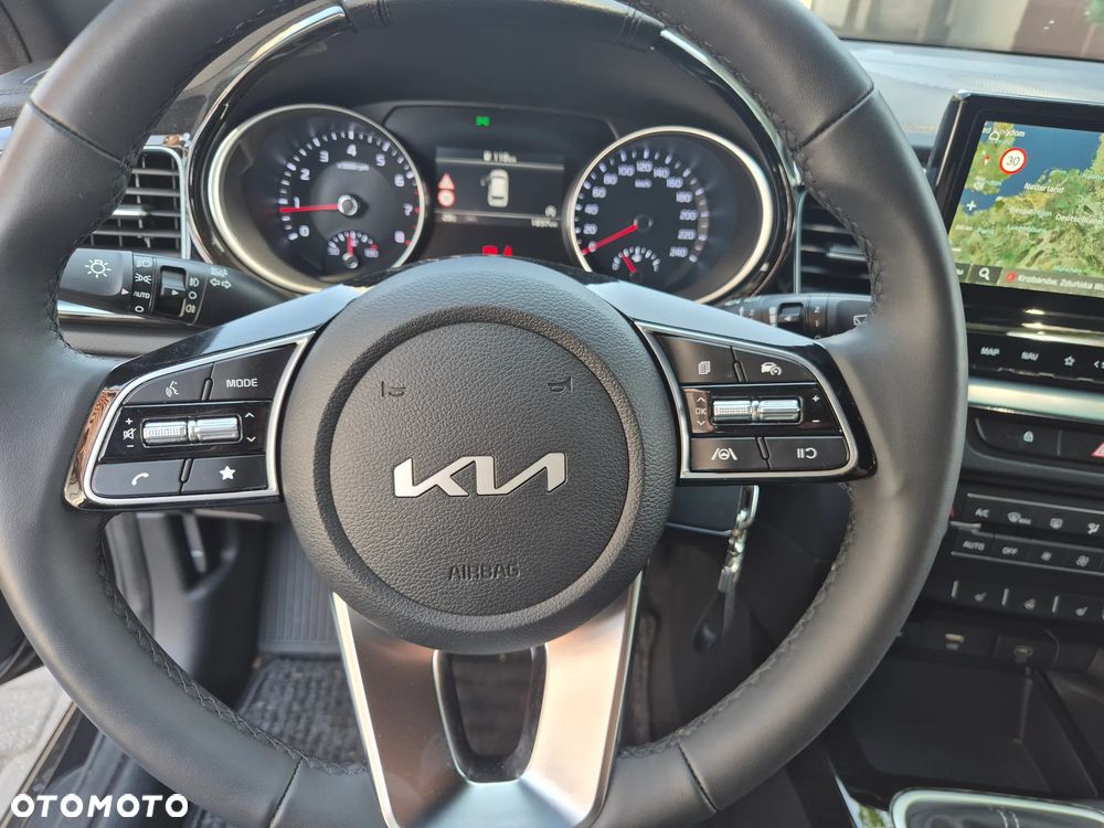 Kia Ceed - 11