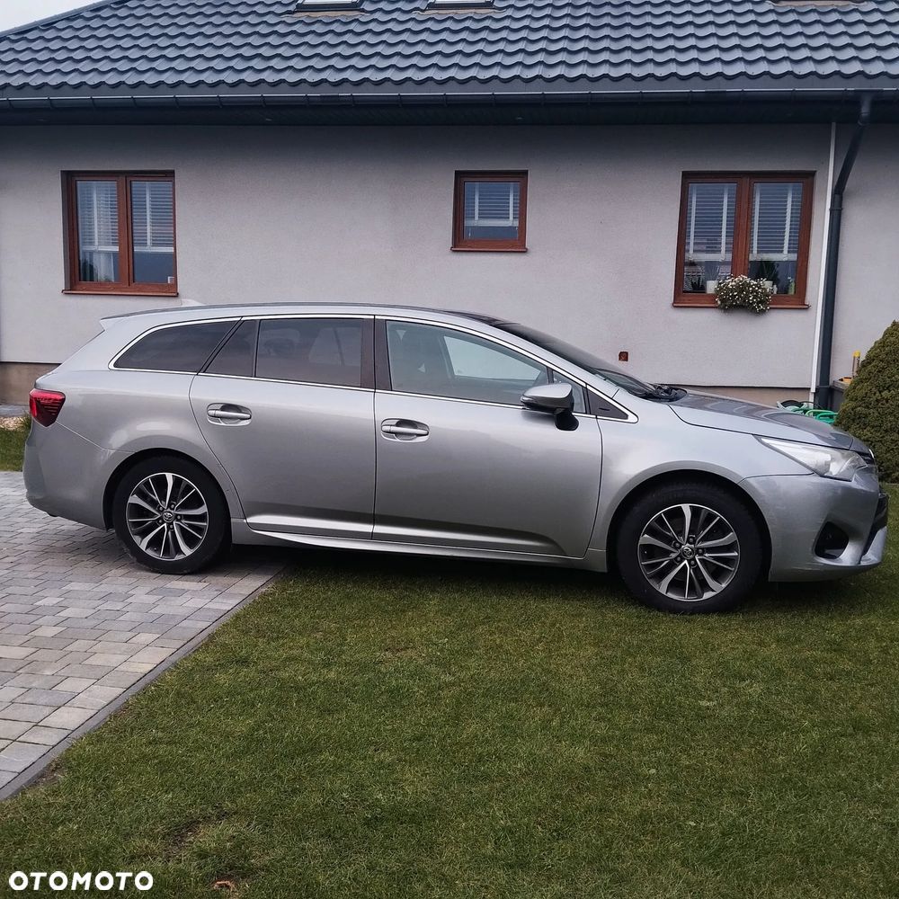 Toyota Avensis 2.0 D-4D Prestige - 1