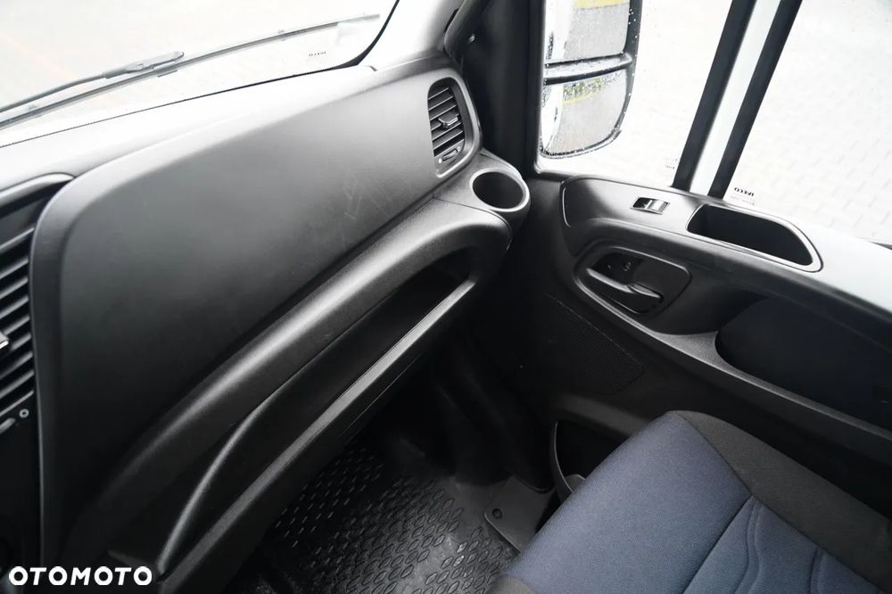 Iveco DAILY 35-160 / KONTENER 4,3 M / WINDA DHOLLANDIA  / BLIŹNIAK   DMC: 3500 KG /  2021 - 31