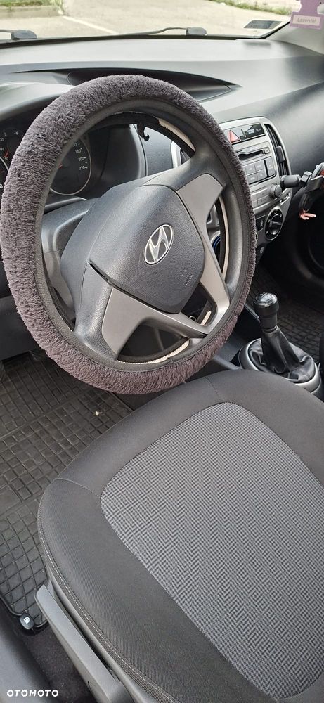 Hyundai i20 1.25 Classic + - 11