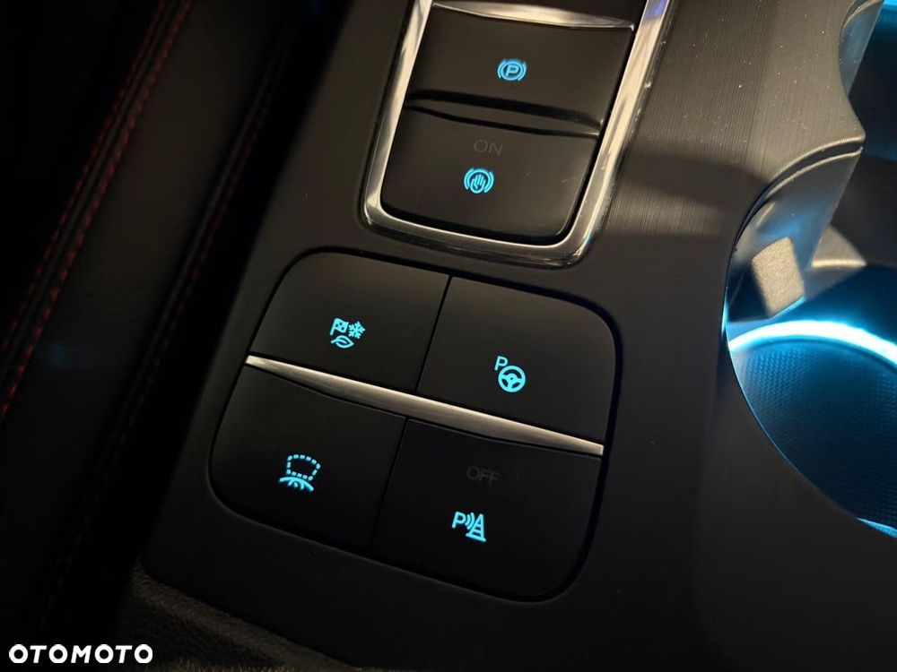 Ford Kuga 2.5 Duratec FHEV 4x4 ST-LINE - 31