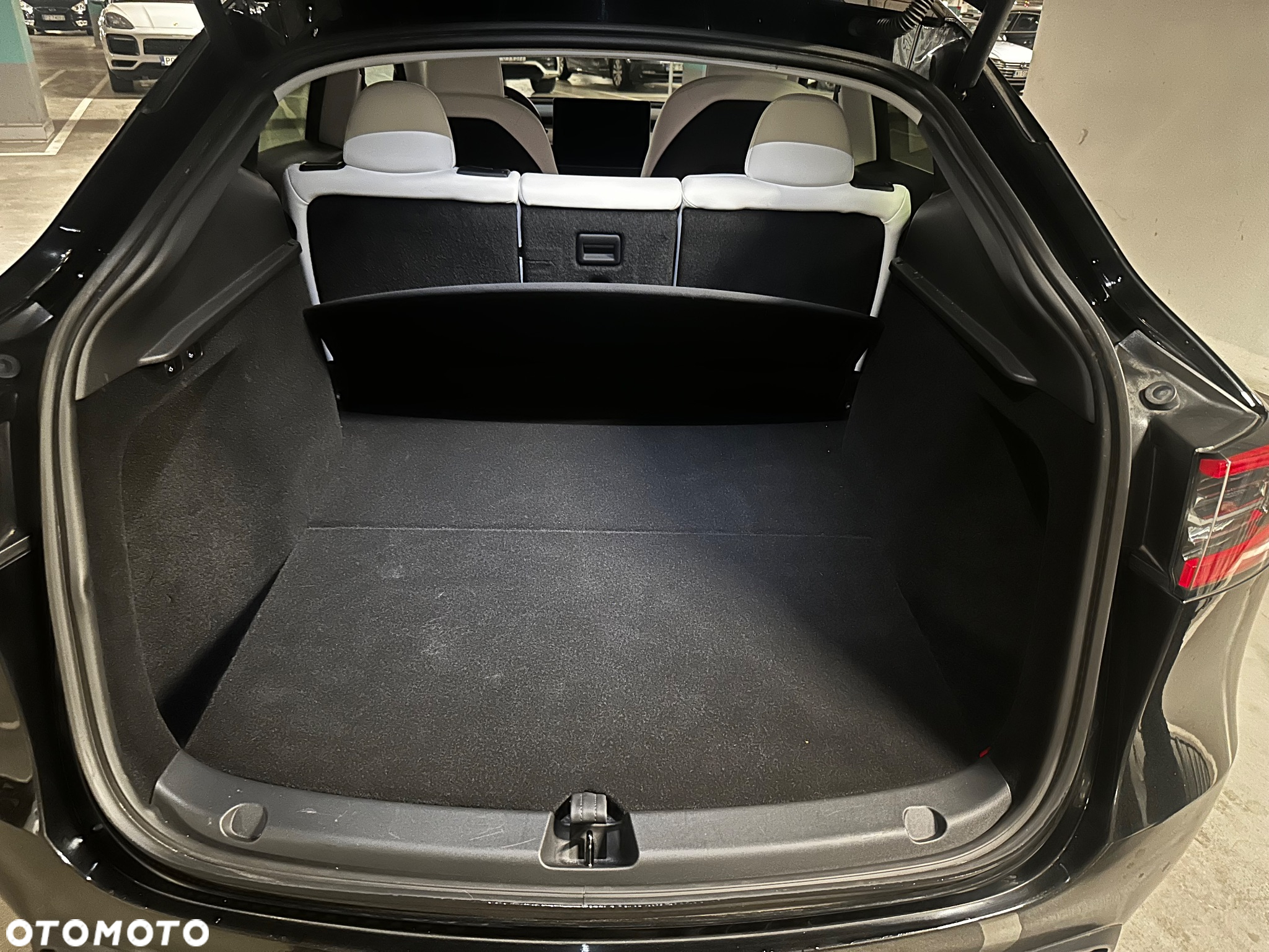 Tesla Y Long Range AWD - 14