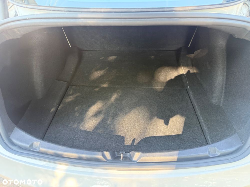 Tesla Model 3 - 23