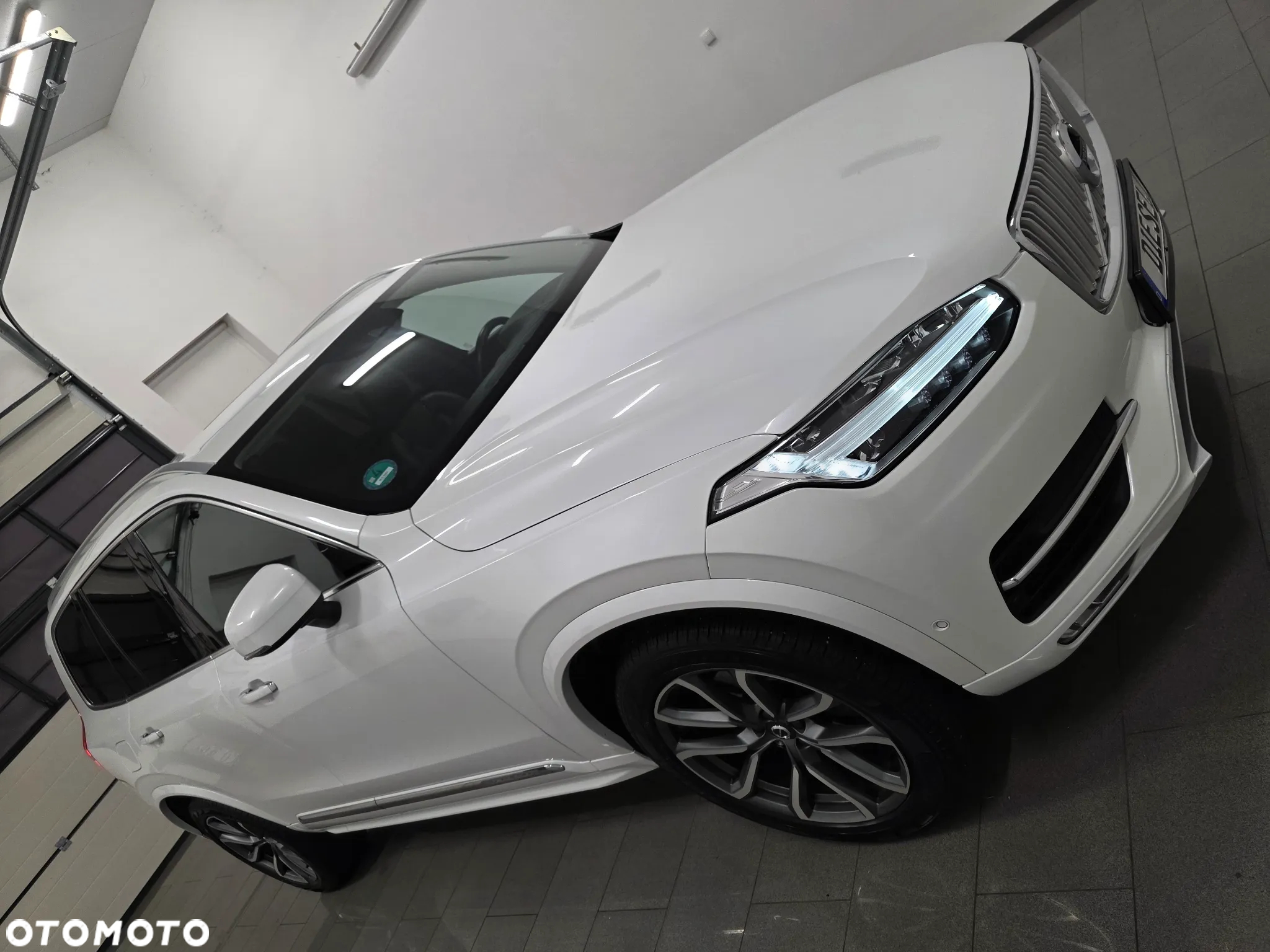 Volvo XC 90 D5 AWD R-Design - 3