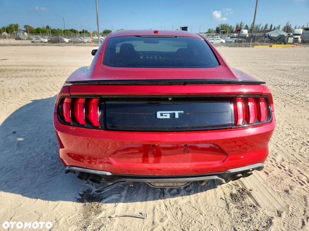 Ford Mustang 5.0 V8 GT - 4