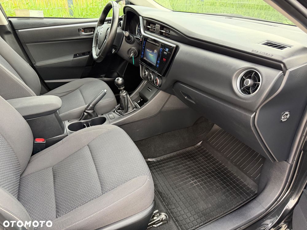 Toyota Corolla 1.6 Premium - 24