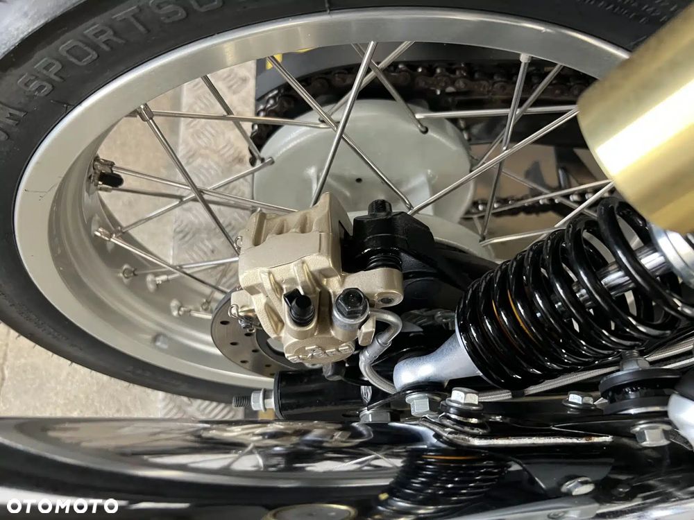 Royal Enfield Interceptor - 17