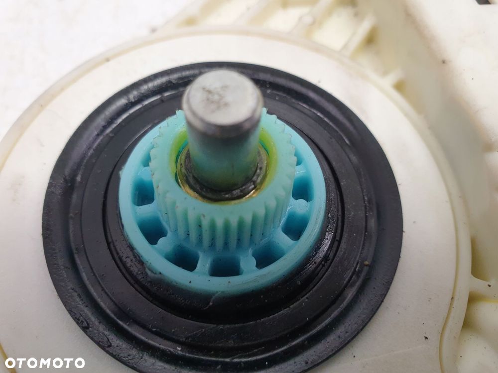 Audi A4 B8 SILNICZEK SZYBY Prawy tył 8K0959812 - 2