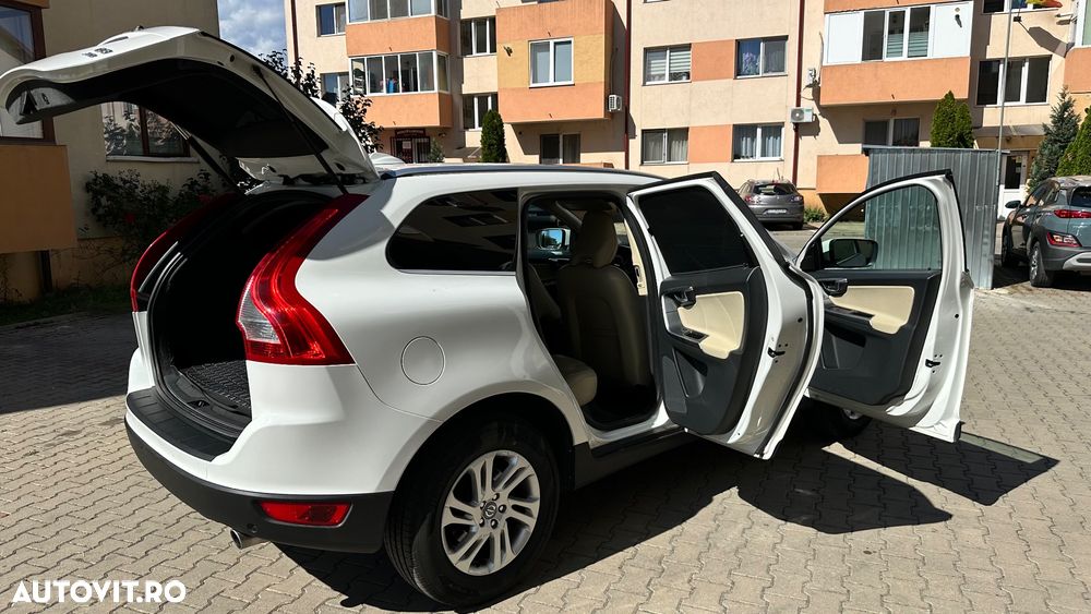 Volvo XC 60 2.4D AWD Summum - 25