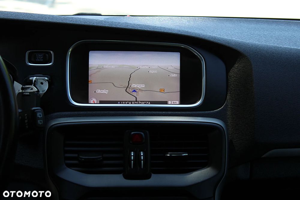 Volvo V40 - 18